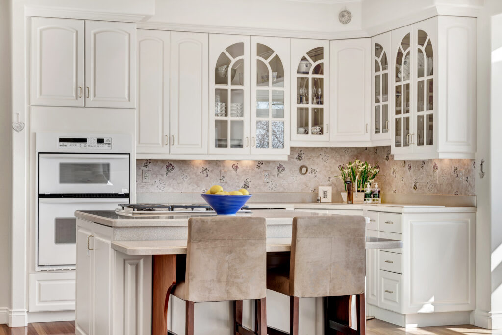 Simply staged kitchen area.